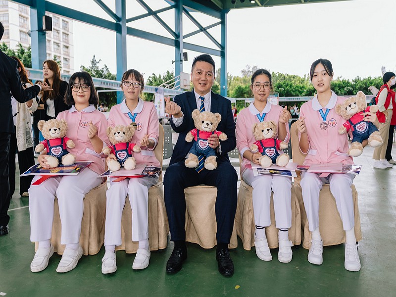 恭賀!! 護理科團隊由王世麗、魏慧玲兩位老師帶隊，參加第55屆勞動部中區技能競賽健康照顧職類，榮獲第一名（徐佩琪）、第二名（賴亭聿）、第三名（林宥言），表現優異、全體師生同賀！