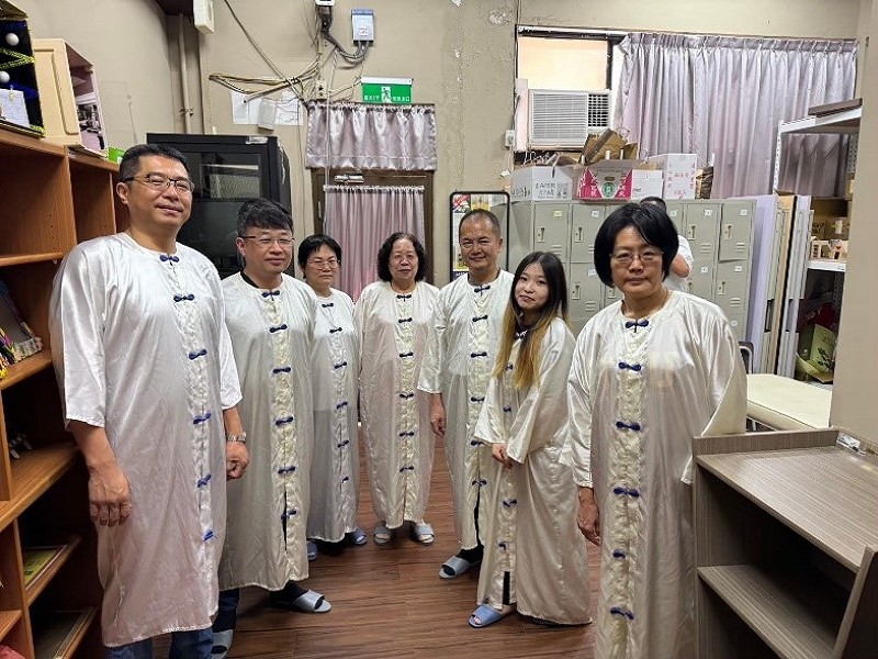 跨越海洋的「生命溫度」: 仁德醫專生命關懷事業科日本籍學生杉田佳世乃成為台灣首位獲得「喪禮服務丙級技術士」證照的外籍人士